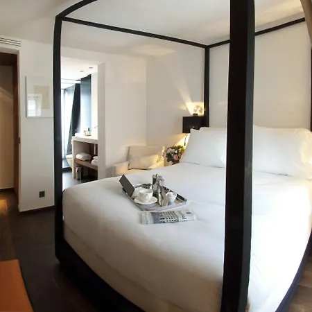 Hotel Le Metropolitan, Tour Eiffel, A Tribute Portfolio