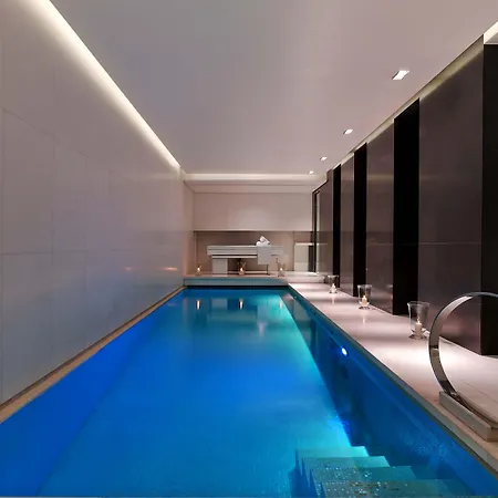 Le Metropolitan, Tour Eiffel, A Tribute Portfolio