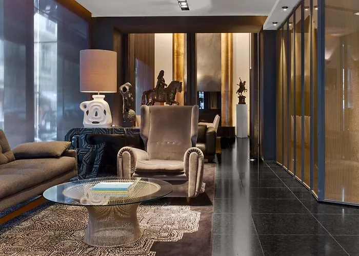 Le Metropolitan, Tour Eiffel, A Tribute Portfolio