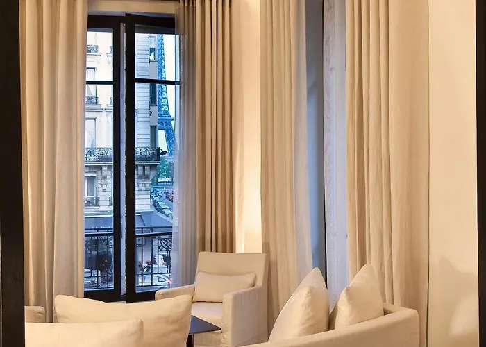 Le Metropolitan, Tour Eiffel, A Tribute Portfolio Париж