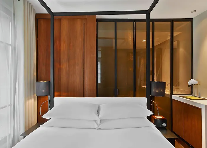 Отель Le Metropolitan, Tour Eiffel, A Tribute Portfolio 4*