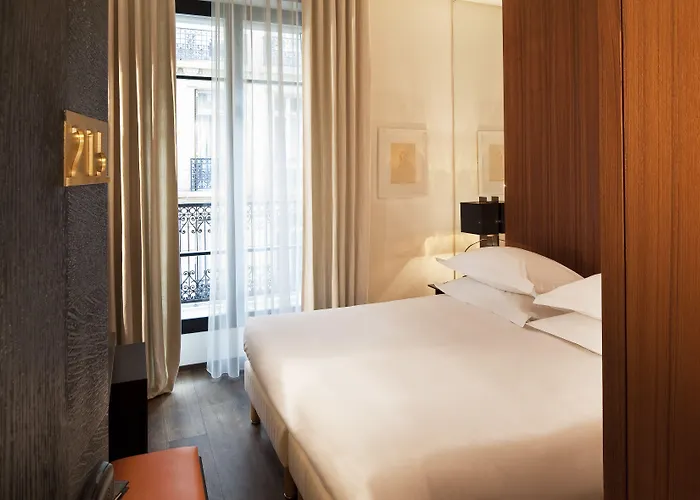 Отель Le Metropolitan, Tour Eiffel, A Tribute Portfolio 4*