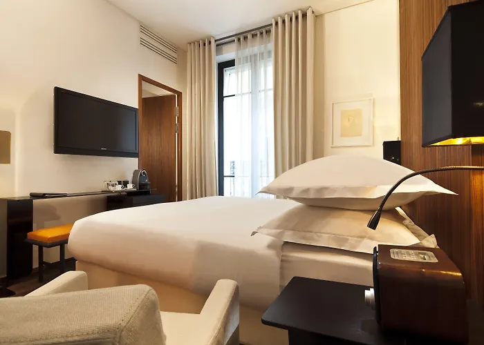 Отель Le Metropolitan, Tour Eiffel, A Tribute Portfolio 4*