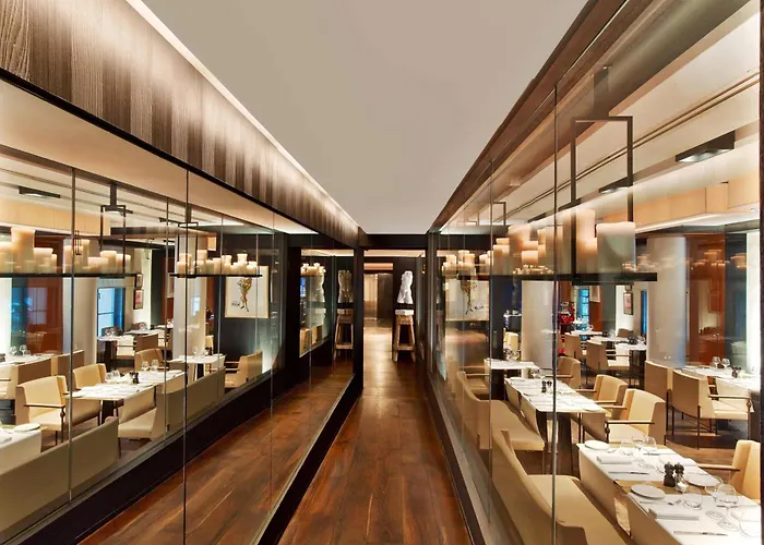 Отель Le Metropolitan, Tour Eiffel, A Tribute Portfolio 4*