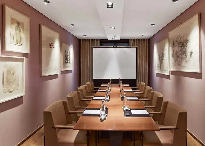 Le Metropolitan, Tour Eiffel, A Tribute Portfolio Париж