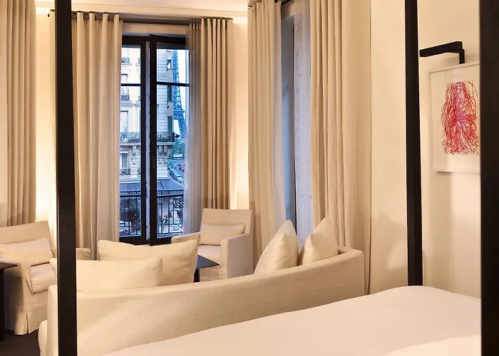 Le Metropolitan, Tour Eiffel, A Tribute Portfolio