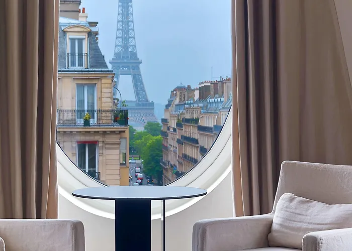 Otel Le Metropolitan, Tour Eiffel, A Tribute Portfolio